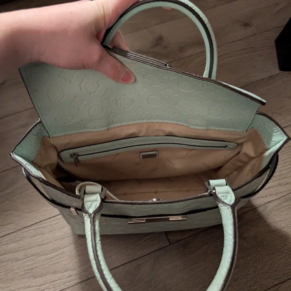 Guess MINT Handbag and Wallet Set - Picture 3 of 7